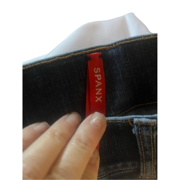 SPANX Ankle Skinny Jeans, Medium Wash size large - Picture 2 of 4